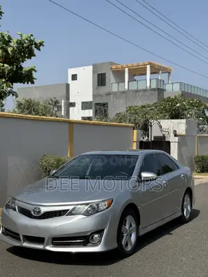 Photo - Toyota Camry 2014 Silver