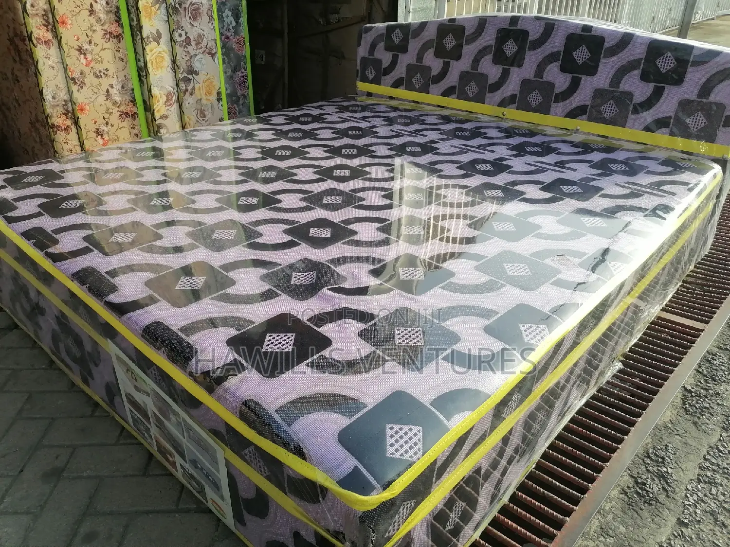 Inbuilt Bed With Mattress (Queen)