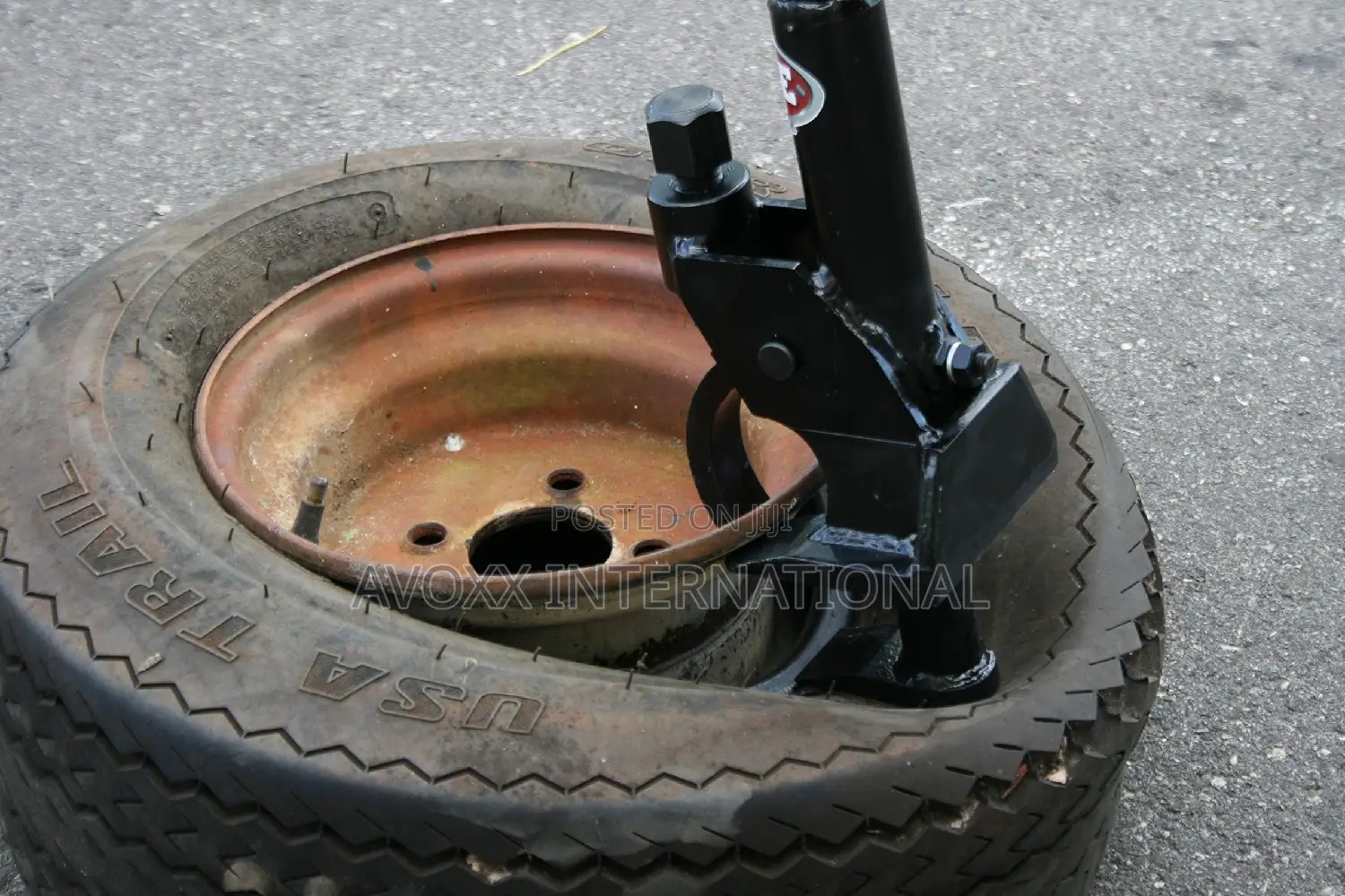 AME INTL 'Little Buddy' Manual Tire Bead Breaker