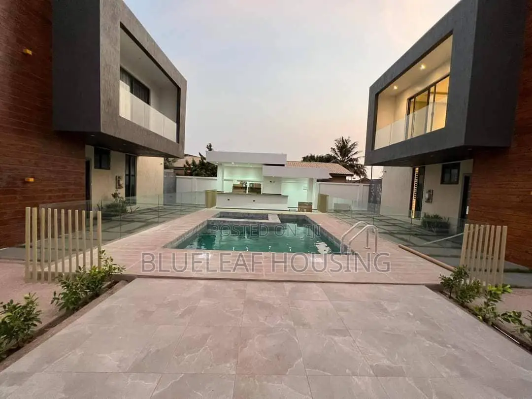 4bdrm Duplex in Ashaley Botwe for sale