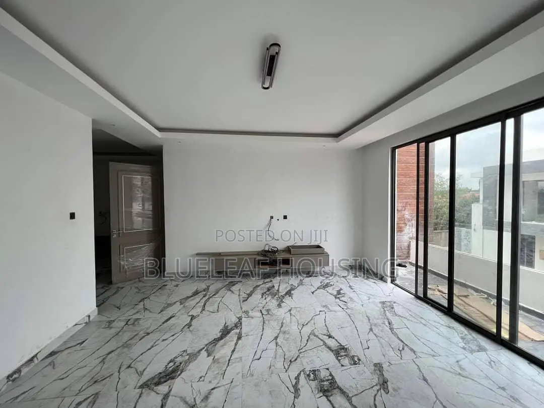 4bdrm Duplex in Ashaley Botwe for sale