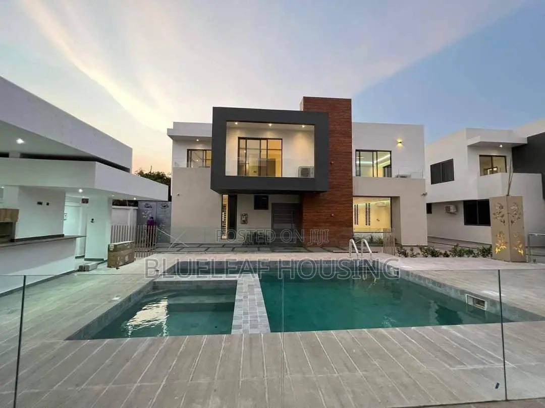 4bdrm Duplex in Ashaley Botwe for sale