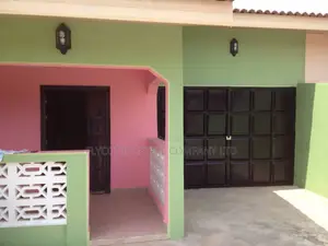 4bdrm Mansion in Feetec Properties, Tema Metropolitan for sale