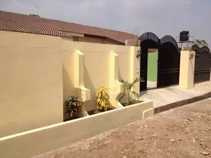 4bdrm Mansion in Feetec Properties, Tema Metropolitan for sale