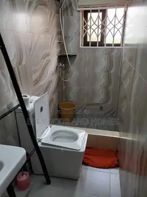 Furnished 1bdrm Apartment in Bee Decor & Homes, Old Ashomang for rent