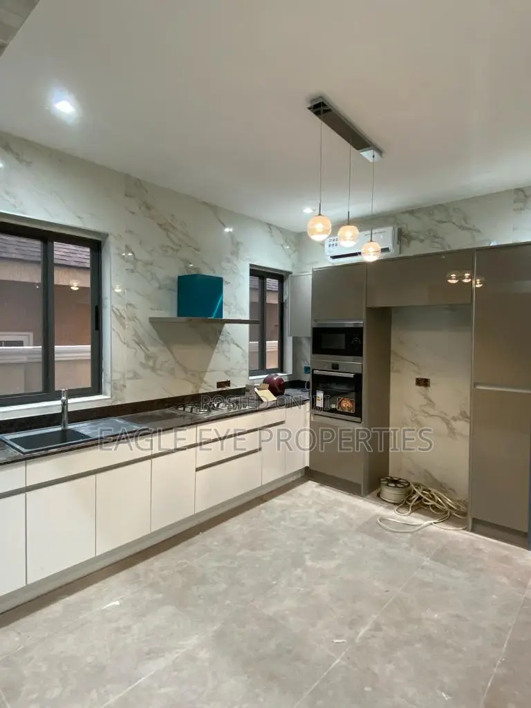 4bdrm House in East Legon for sale