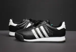 Adidas Sneakers