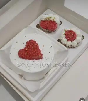 Mini Cake and Cupcakes