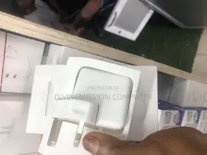 iPhone/iPad 2 Type C Charger 5v. 35w