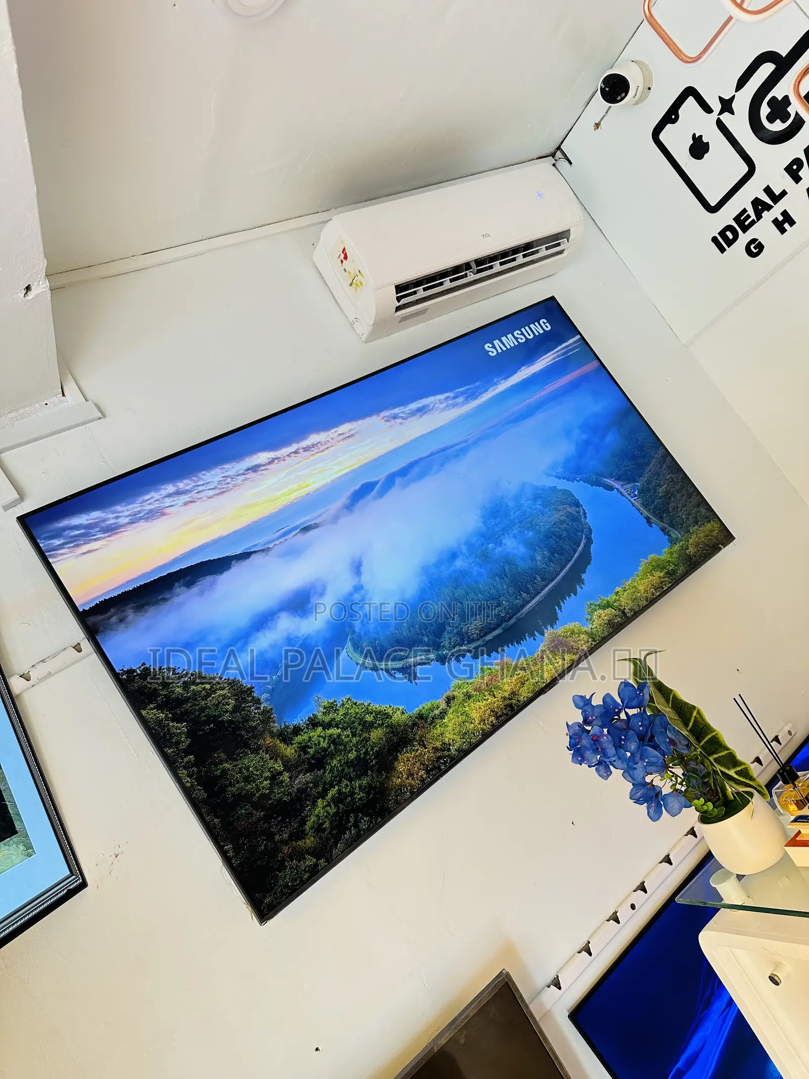 70 Inches Samsung Smart Tv