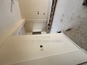 2bdrm Apartment in Bee Decor & Homes, Old Ashomang for rent
