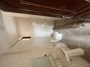 2bdrm Apartment in Bee Decor & Homes, Old Ashomang for rent