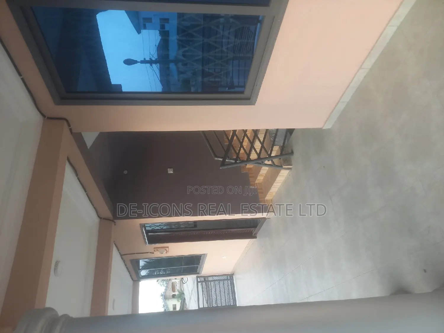 1bdrm Duplex in De-Icons Real Estate, Awutu Senya East Municipal