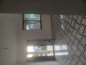 1bdrm Duplex in De-Icons Real Estate, Awutu Senya East Municipal