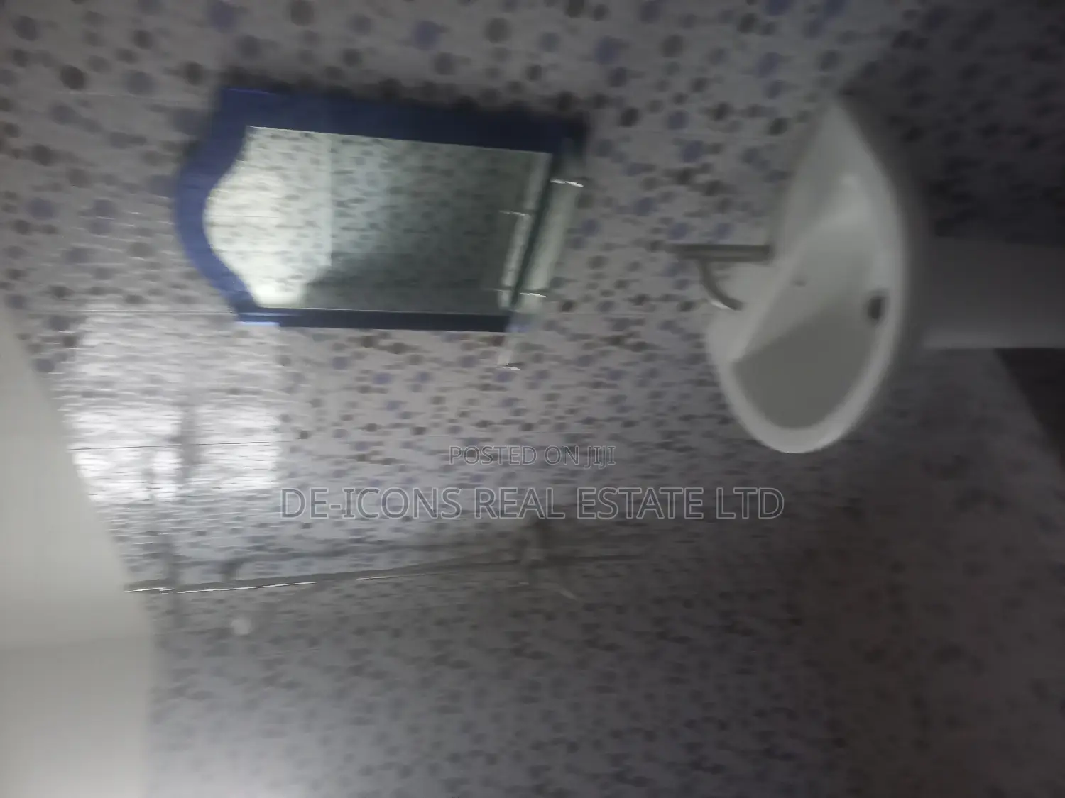 1bdrm Duplex in De-Icons Real Estate, Awutu Senya East Municipal