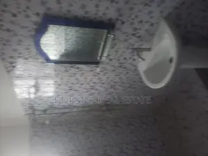 1bdrm Duplex in De-Icons Real Estate, Awutu Senya East Municipal