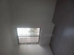 1bdrm Duplex in De-Icons Real Estate, Awutu Senya East Municipal