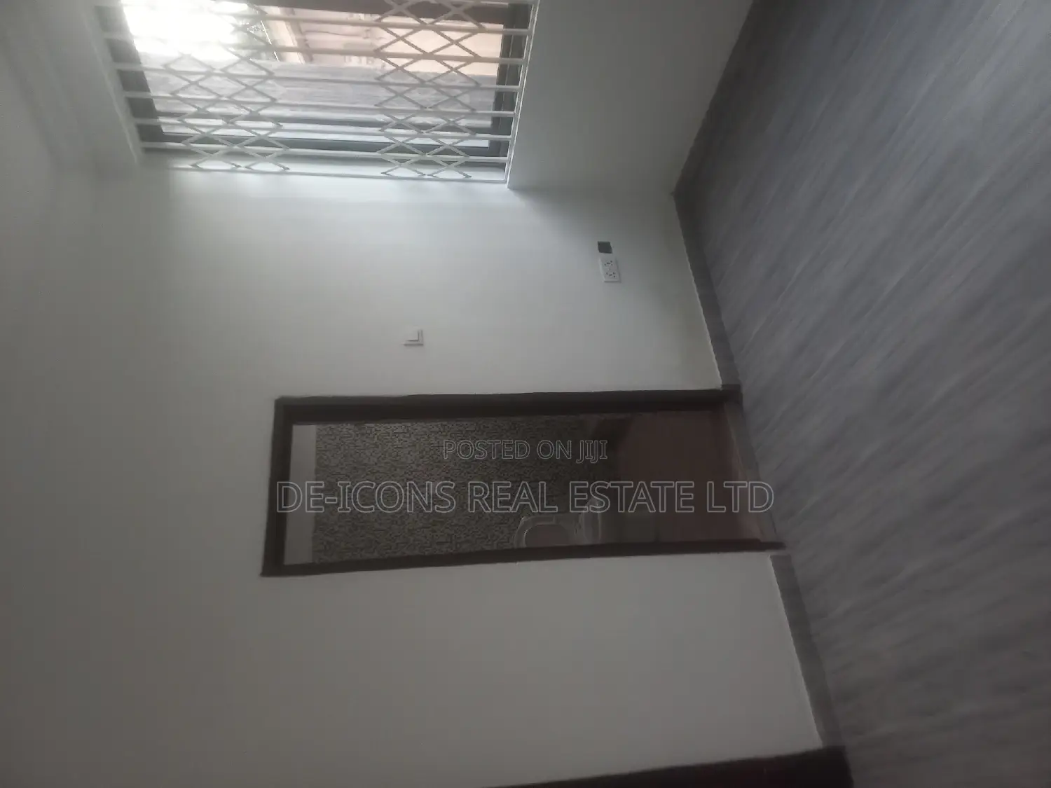 1bdrm Duplex in De-Icons Real Estate, Awutu Senya East Municipal