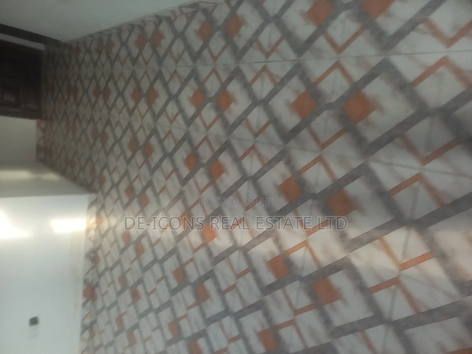 1bdrm Duplex in De-Icons Real Estate, Awutu Senya East Municipal