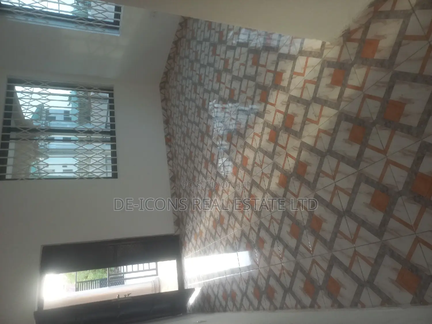 1bdrm Duplex in De-Icons Real Estate, Awutu Senya East Municipal