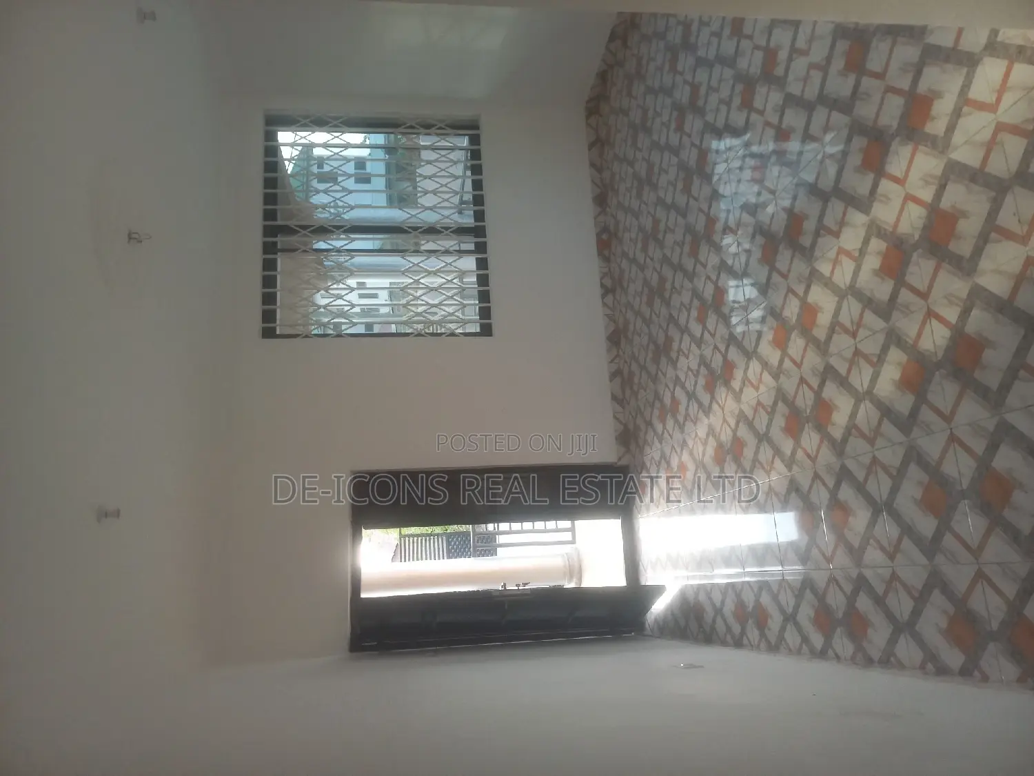 1bdrm Duplex in De-Icons Real Estate, Awutu Senya East Municipal