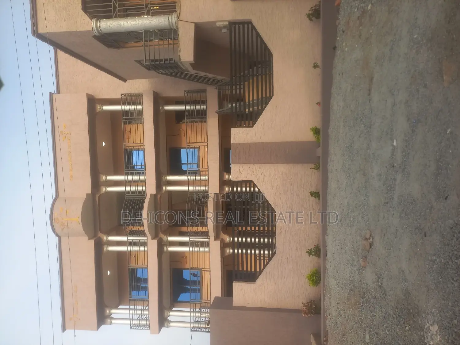 1bdrm Duplex in De-Icons Real Estate, Awutu Senya East Municipal