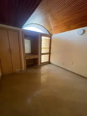 3bdrm Townhouse / Terrace in Skm, Airport Residential Area for rent