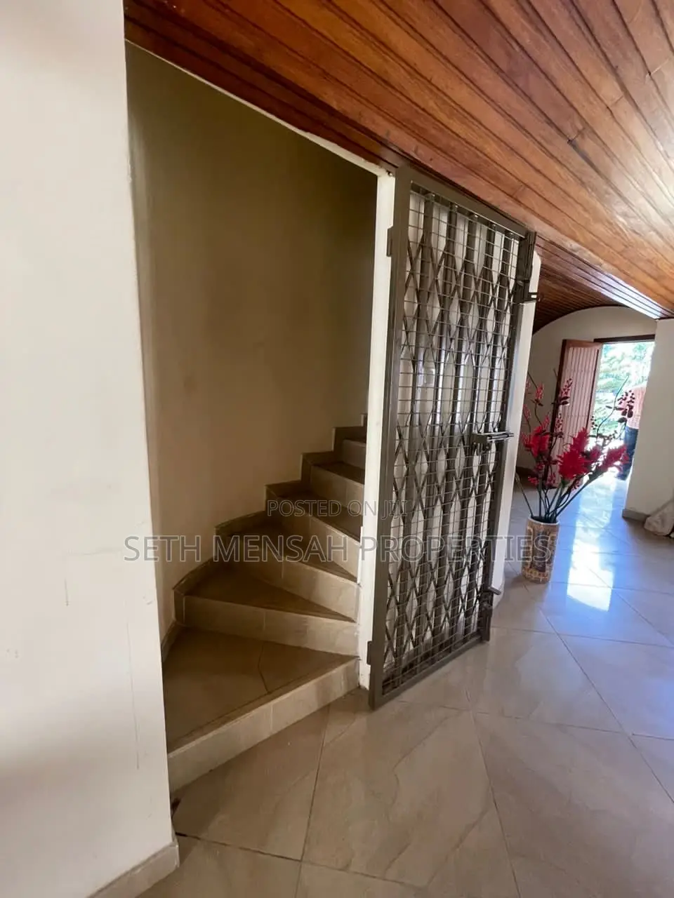 3bdrm Townhouse / Terrace in Skm, Airport Residential Area for rent