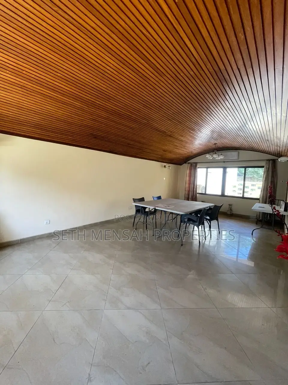 3bdrm Townhouse / Terrace in Skm, Airport Residential Area for rent