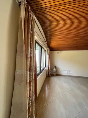 3bdrm Townhouse / Terrace in Skm, Airport Residential Area for rent