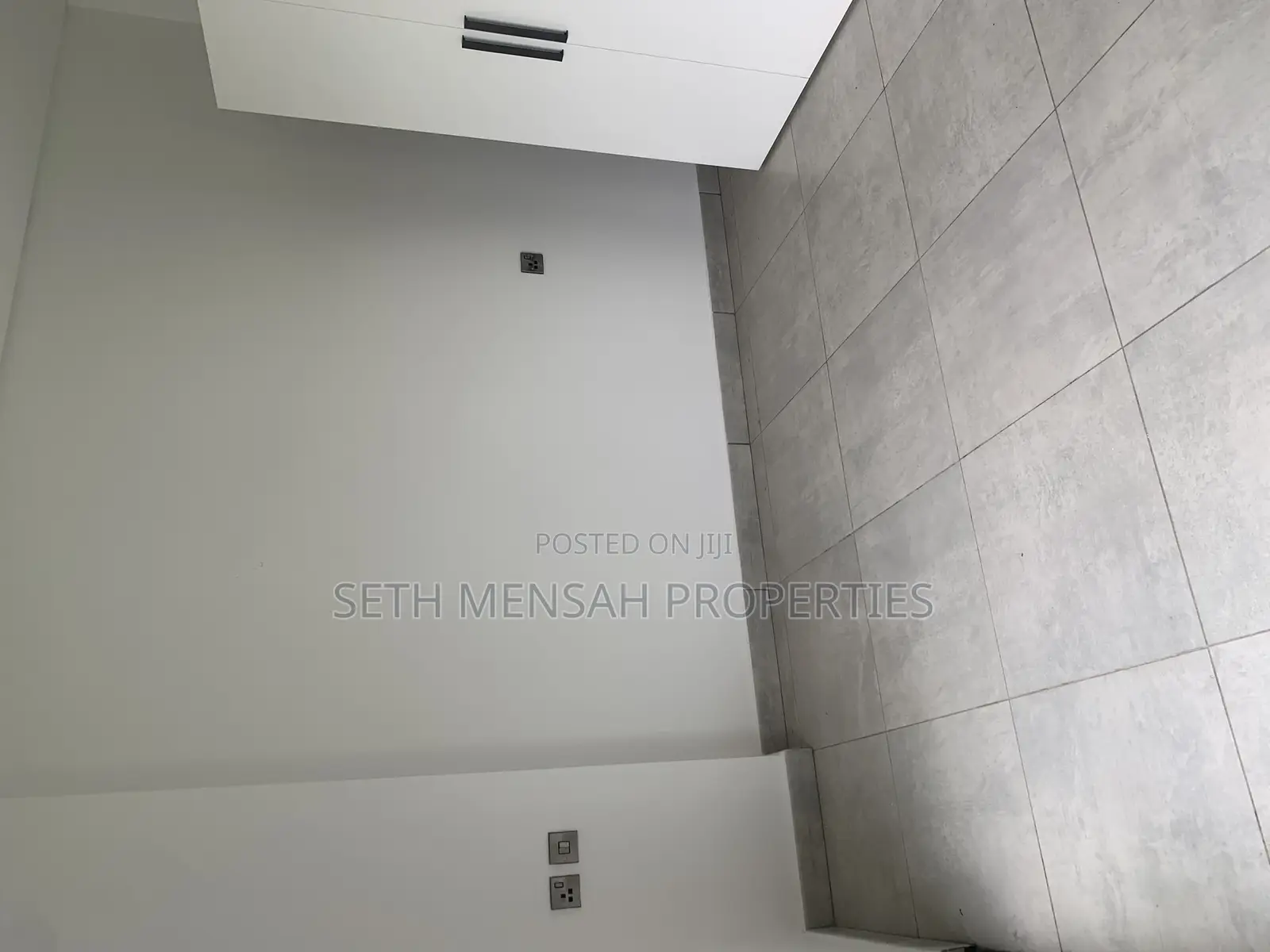 2bdrm Apartment in Skm, East Legon for sale