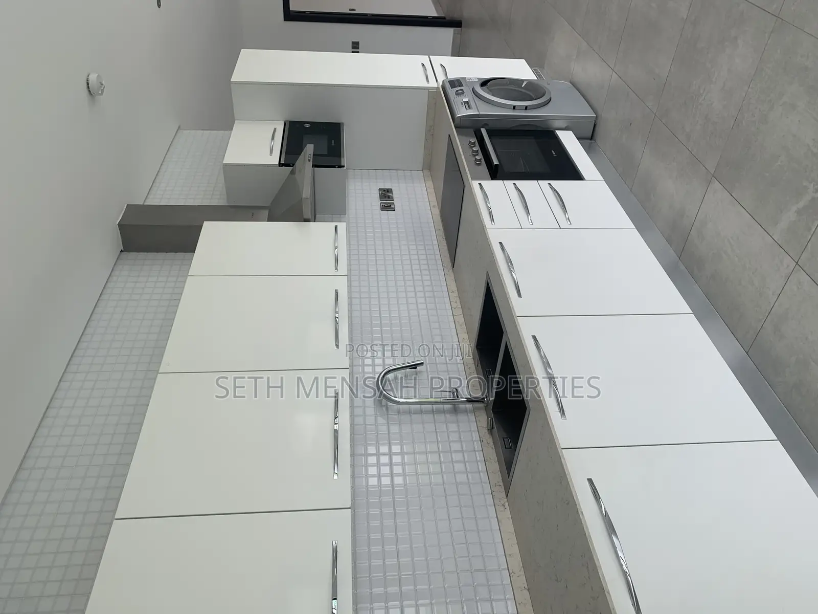 2bdrm Apartment in Skm, East Legon for sale