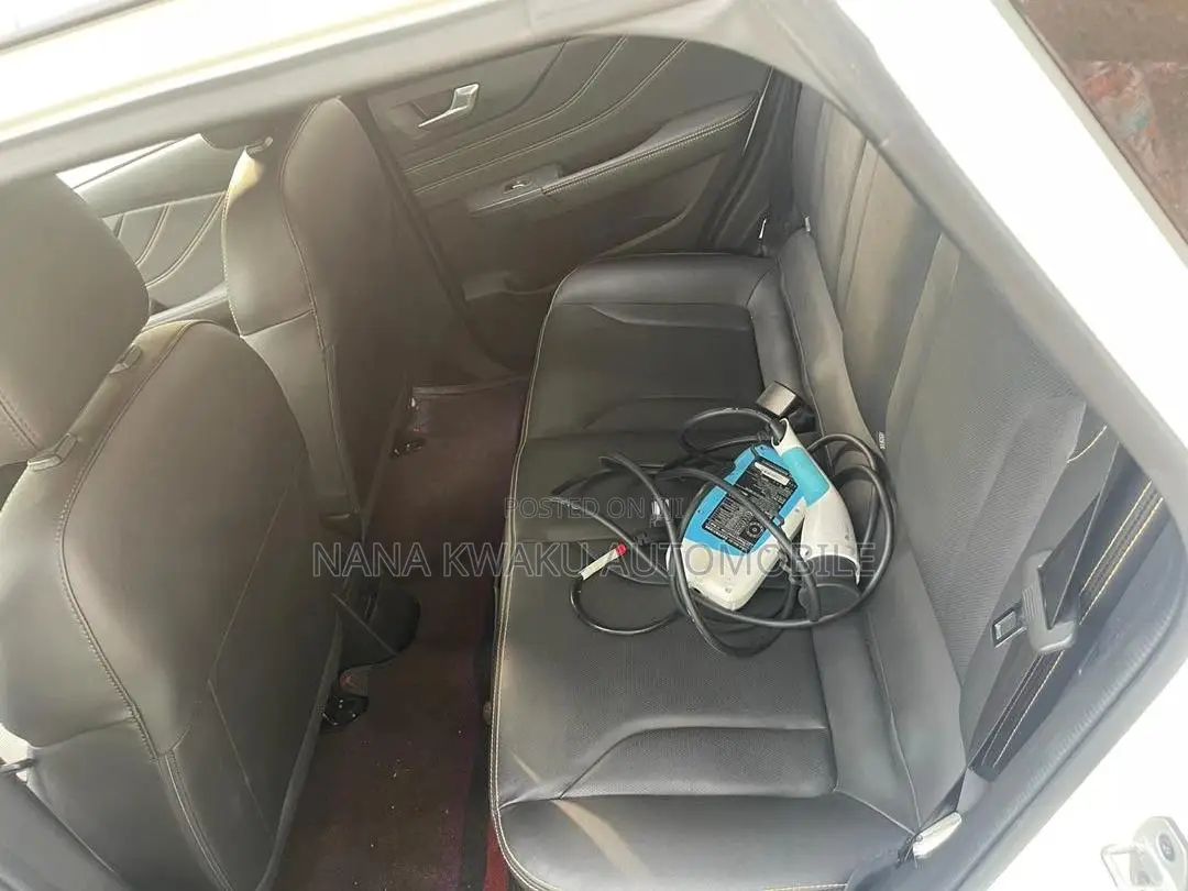 Car 2018 White