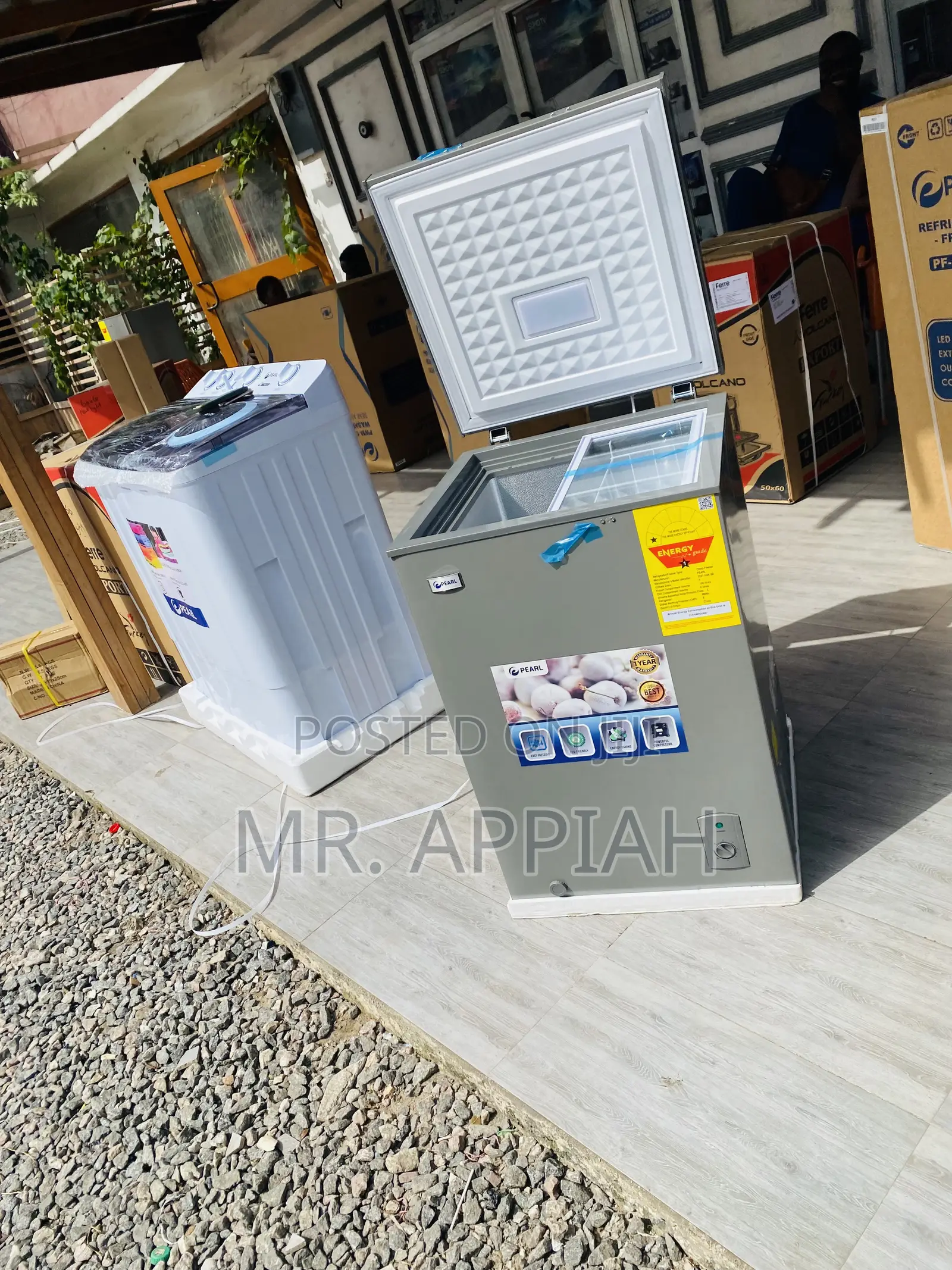 Electric Authentic Pearl PCF-127 Single Door Freezer.