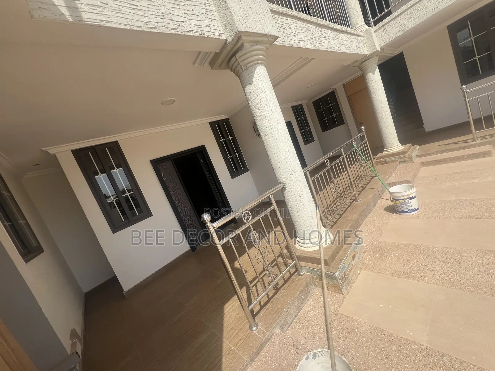 2bdrm Apartment in Bee Decor & Homes, Old Ashomang for rent