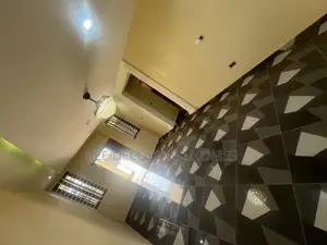 2bdrm Apartment in Bee Decor & Homes, Old Ashomang for rent