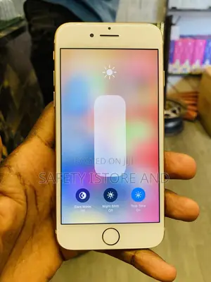 New Apple iPhone 8 64 GB Gold