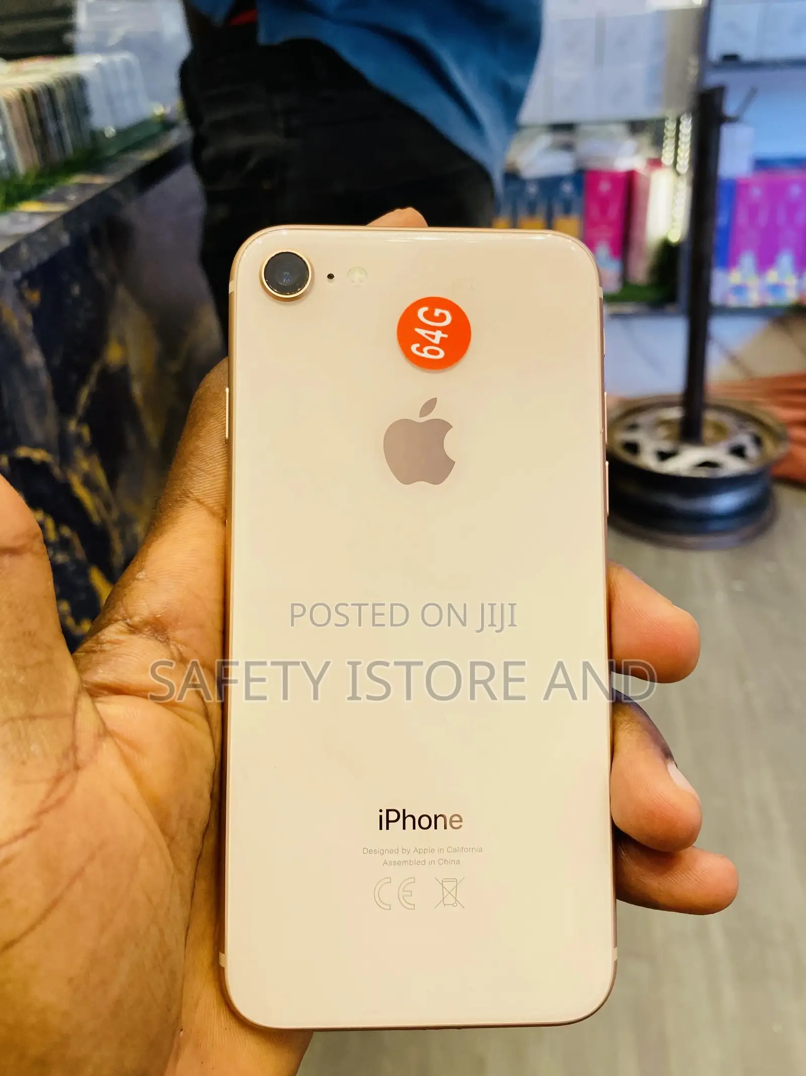 New Apple iPhone 8 64 GB Gold