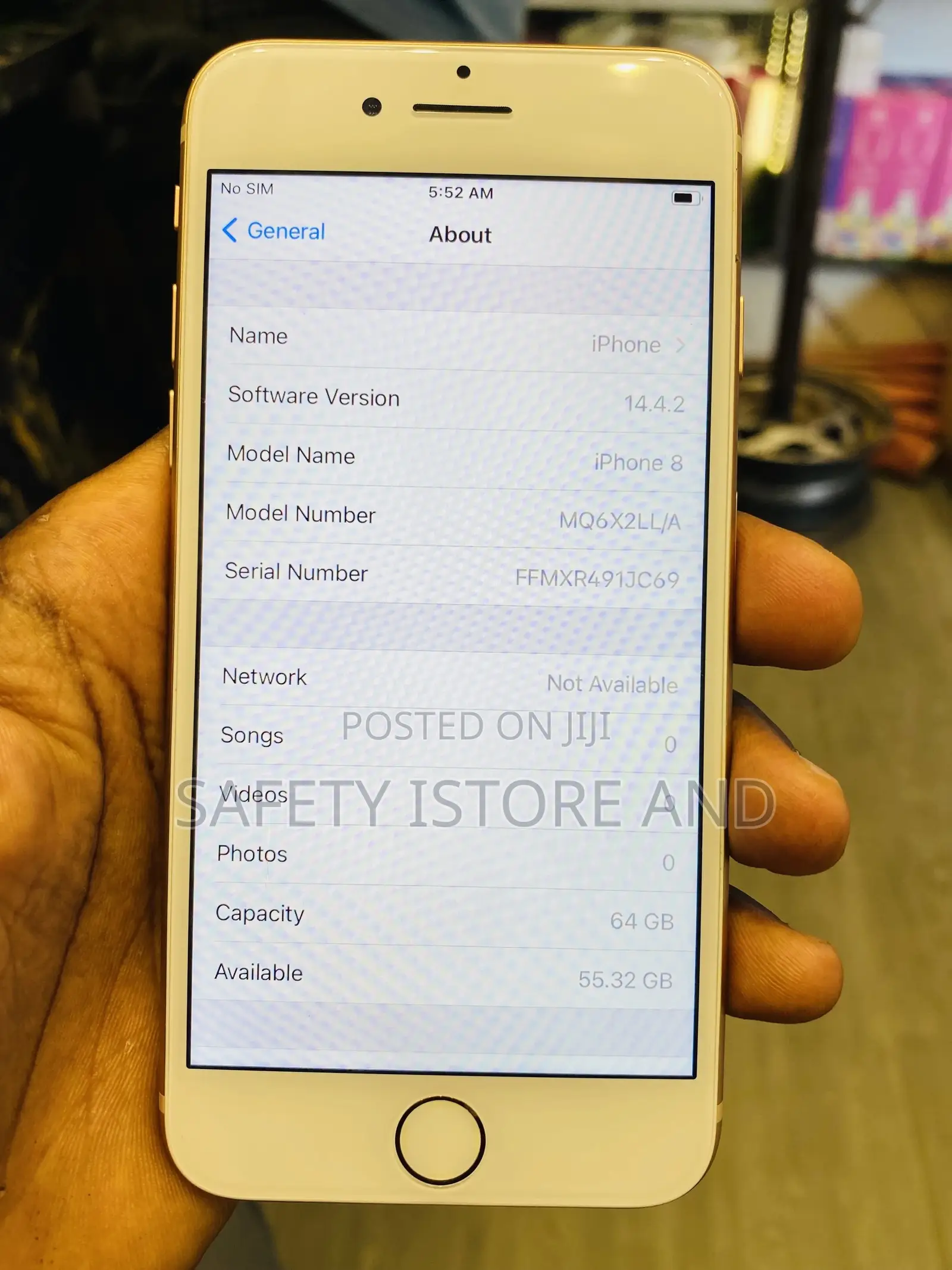 New Apple iPhone 8 64 GB Gold