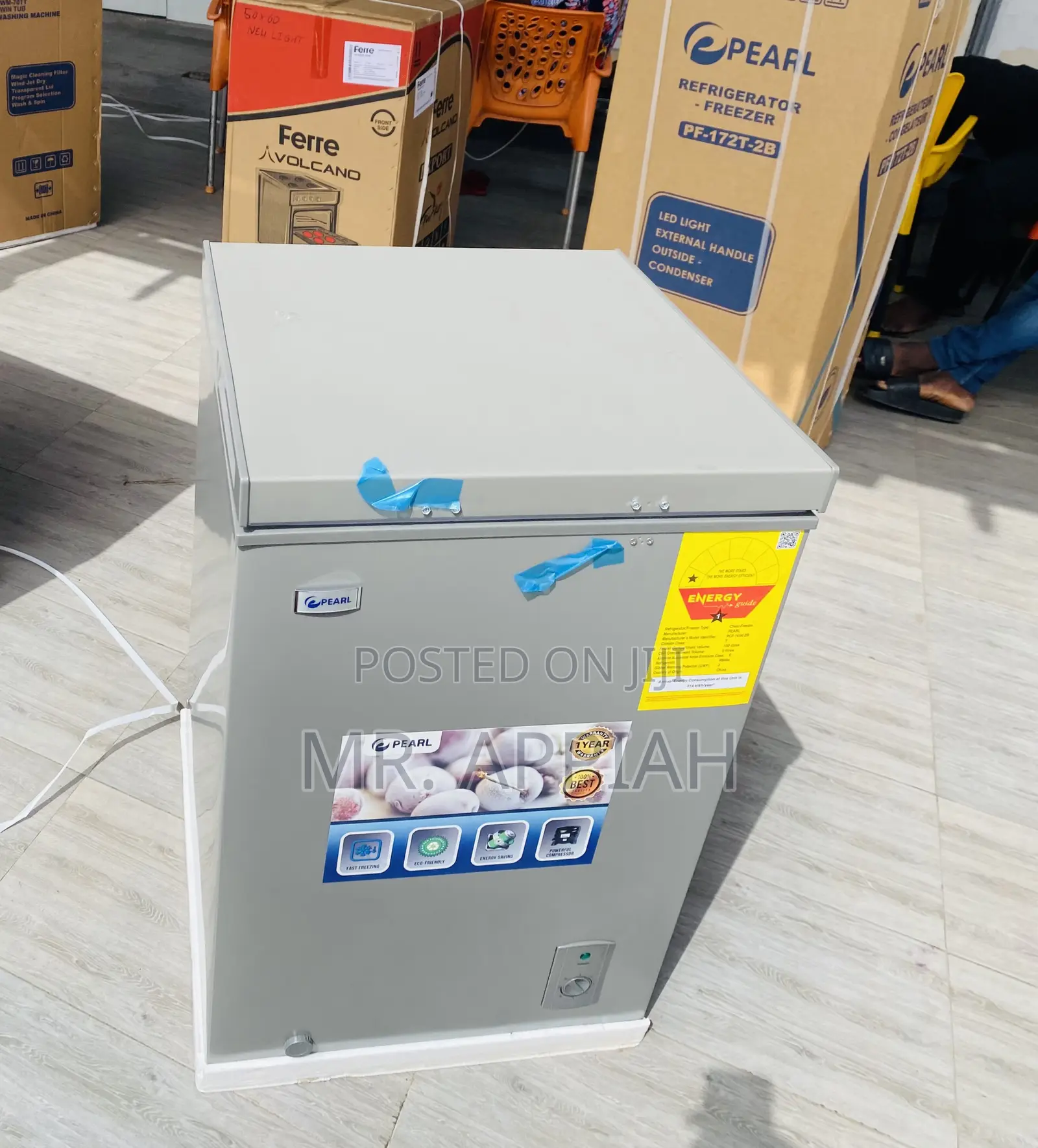 Affordable Electric Pearl PCF-127 Single Door Chest Freezer