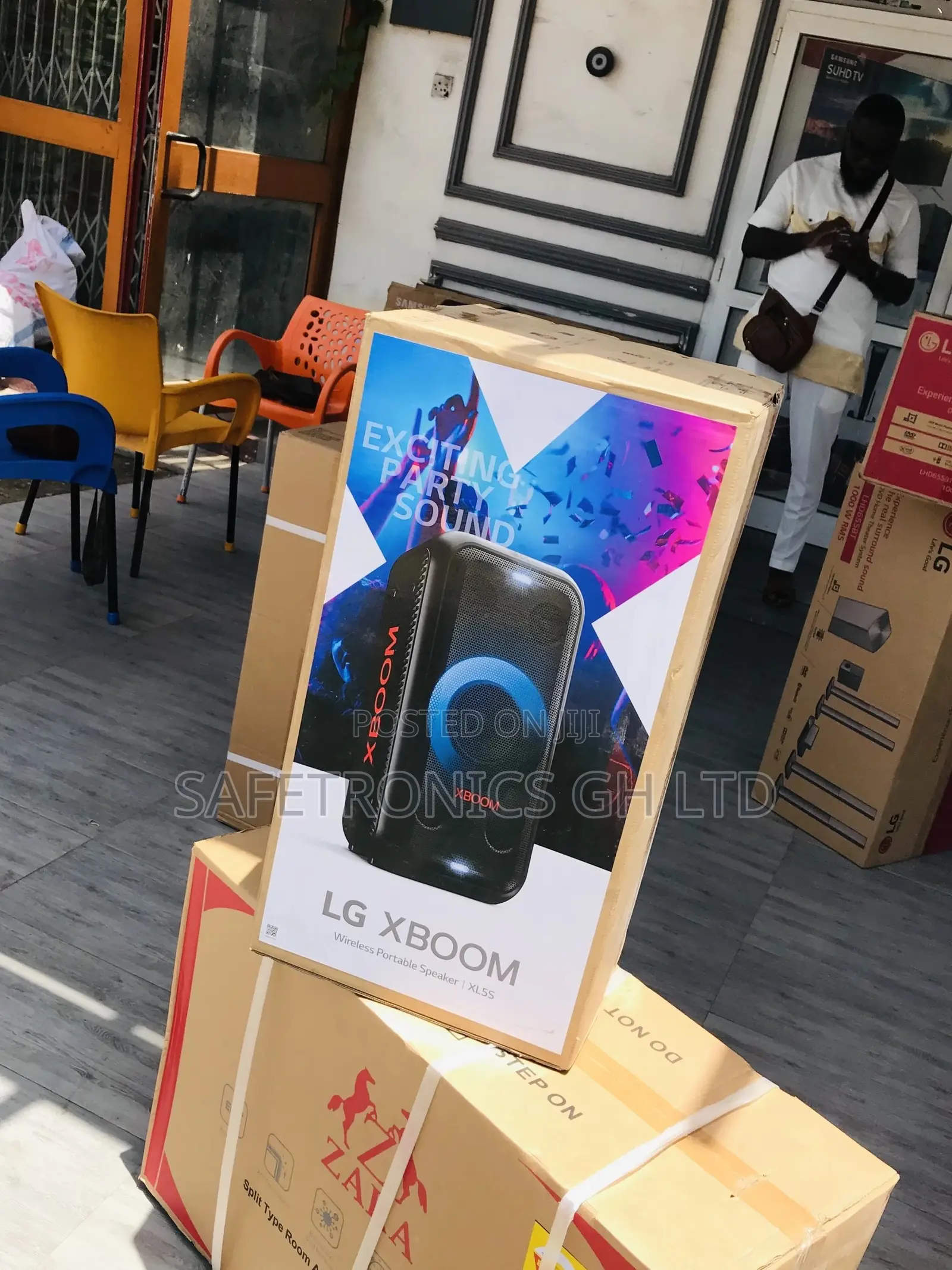 Black Electric Wireless Bluetooth LG XL5S Speaker