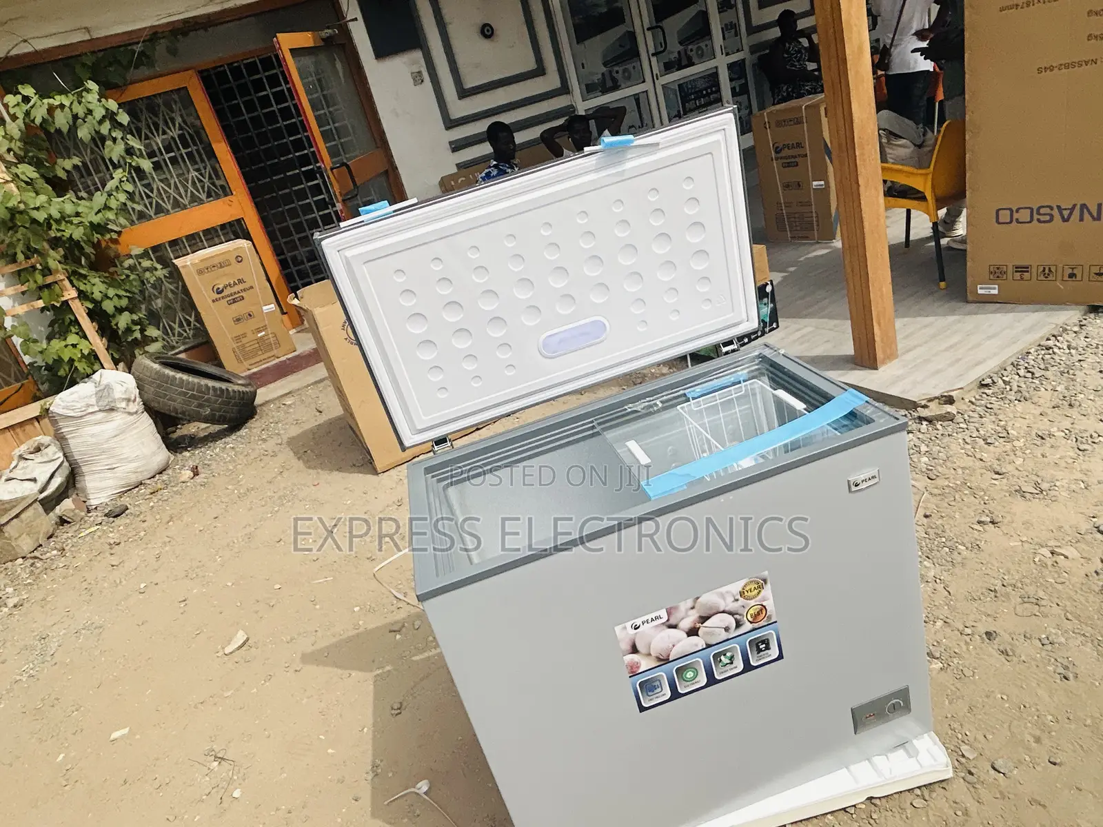 High Performance Chest Freezer Single Door Pearl 200L Grey