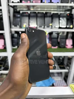 Apple iPhone SE (2020) 64 GB Black