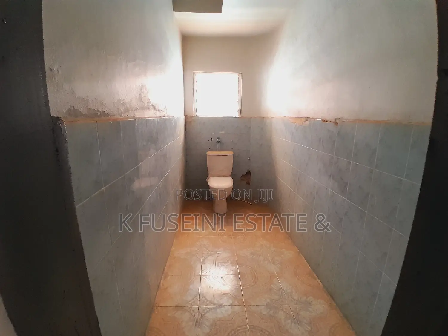 8bdrm House in K Fuseini Estate, Kumasi Metropolitan for sale