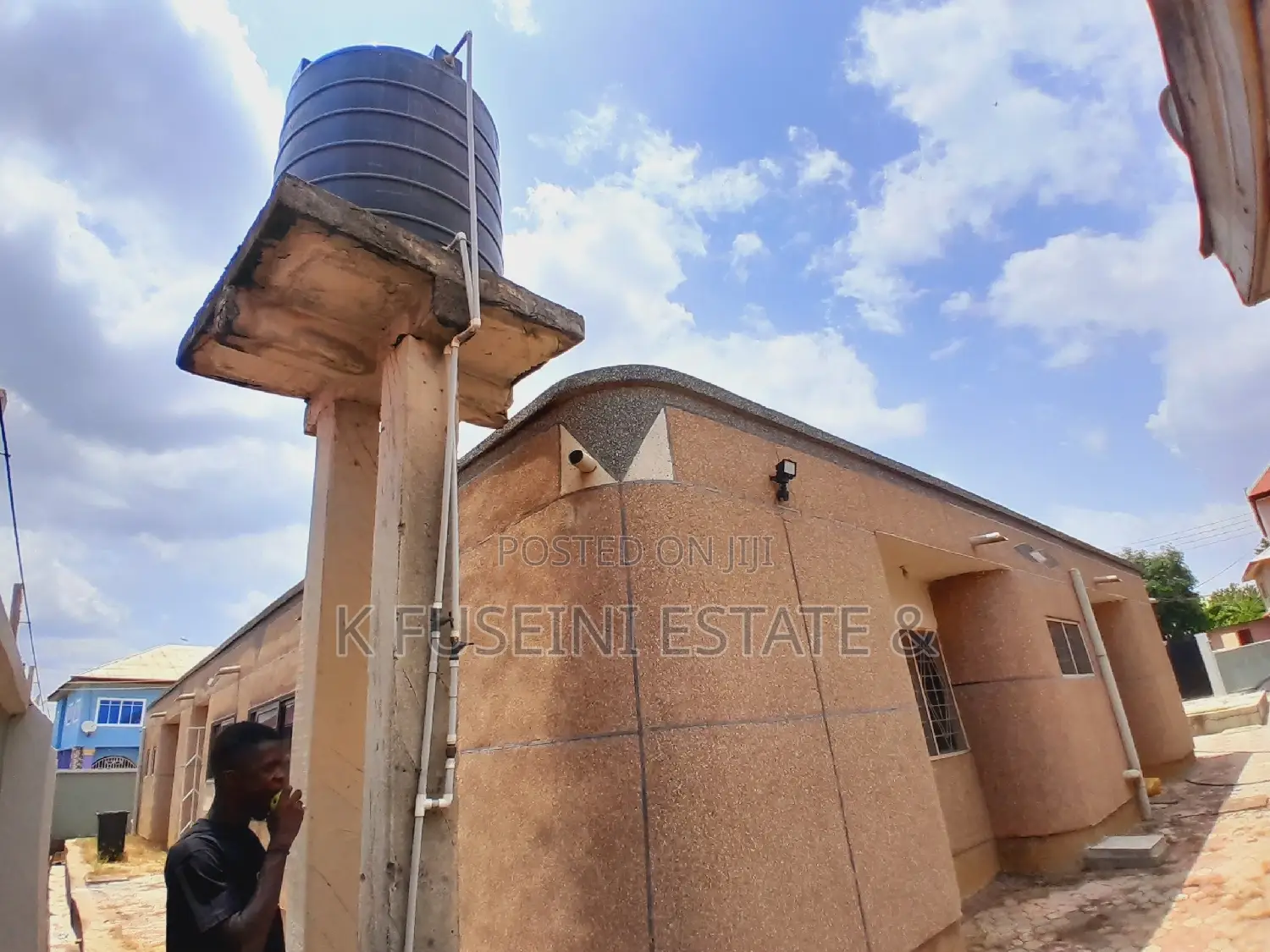 8bdrm House in K Fuseini Estate, Kumasi Metropolitan for sale