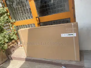 Authentic Sleek Slim Uhd Smart Samsung 65”Cu8000