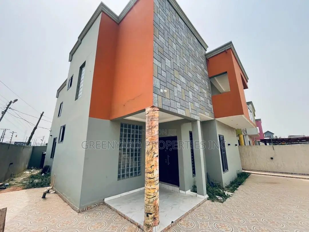 4bdrm Townhouse / Terrace in East Legon Hills for rent