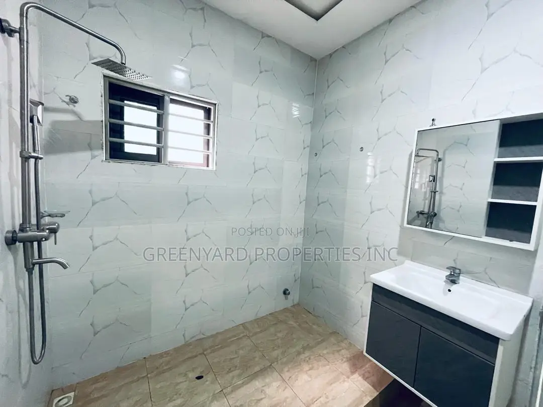 4bdrm Townhouse / Terrace in East Legon Hills for rent