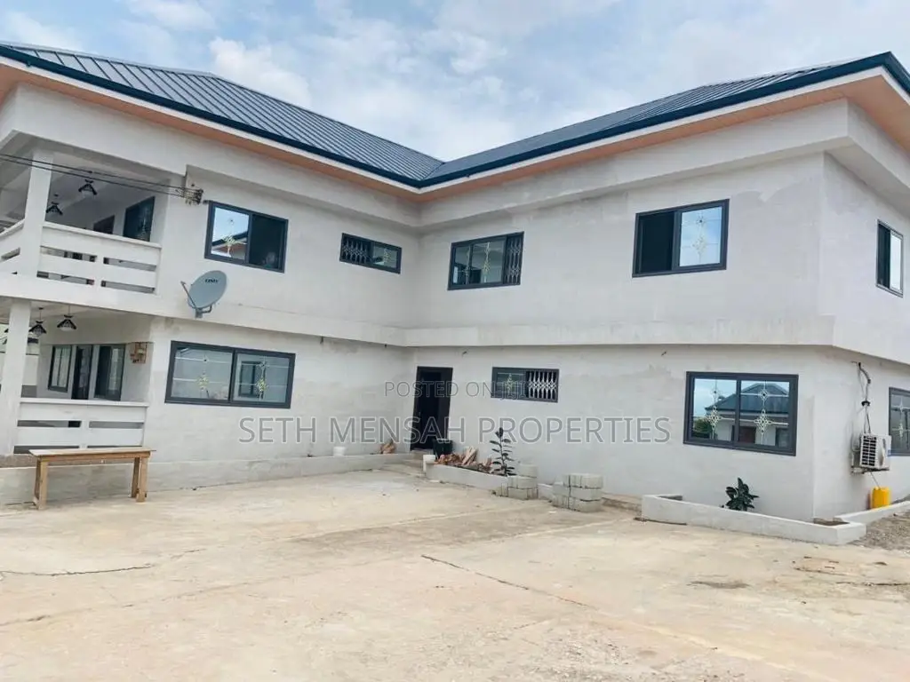 6bdrm House in Skm, Achimota for rent