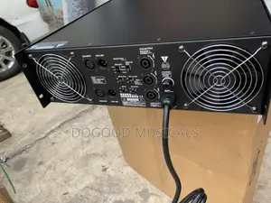 Peavey Cs8000 Professional Power Amplifier
